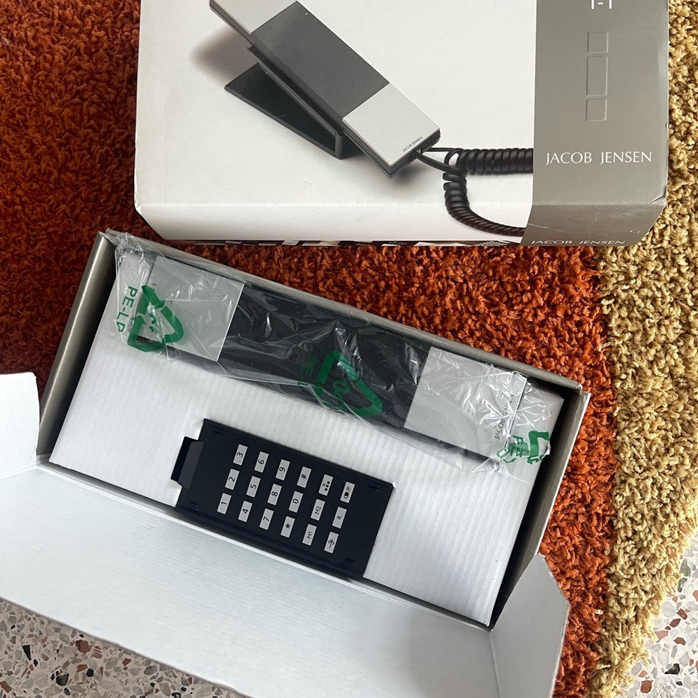 Minimalist silver  Jacob Jensen Telephone T-1 new , perfect for desk or bedroom